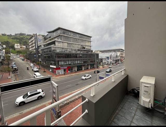 190M² OFFICE TO LET IN GREEN POINT